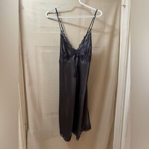 ⚫️ Deane & White Dark Grey Satin Lace Chemise Nightgown – Size L